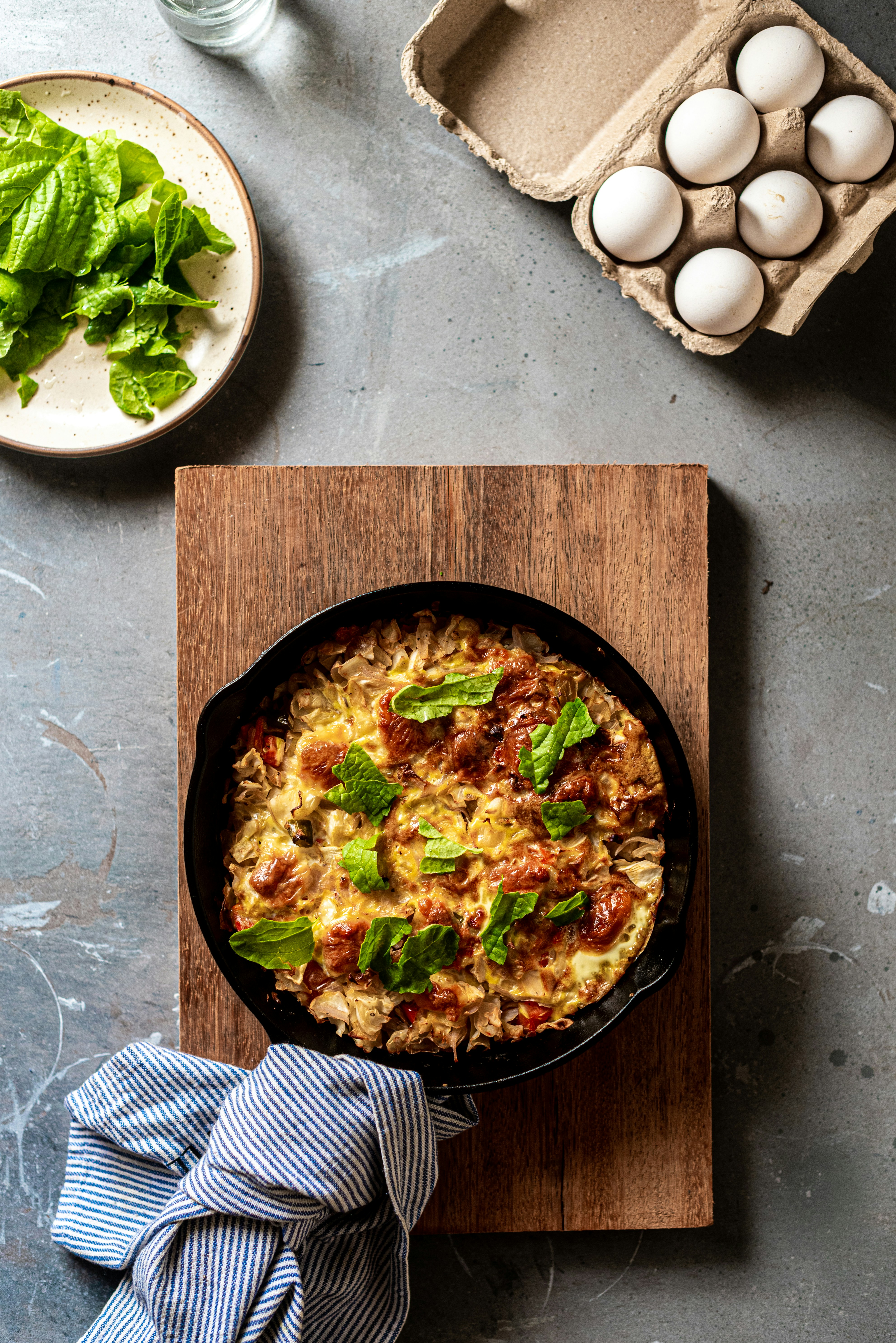 SizzleCore Skillet 28cm on a stovetop